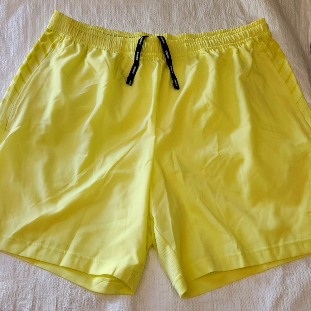 Gymshark Men's Swim Trunks XL Light Yellow w Drawstring NWT